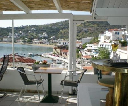 Adonis Guesthouse Batsi  Exterior foto