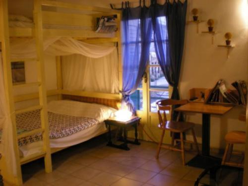 Adonis Guesthouse Batsi  Quarto foto